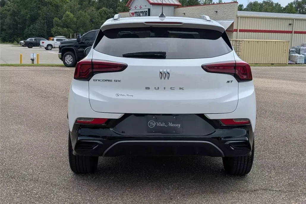 2024 Buick Encore GX Sport Touring photo 1