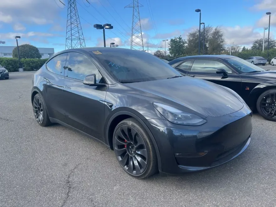 2024 Tesla Model Y Performance photo 1