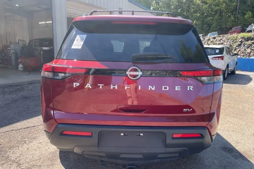 2024 Nissan Pathfinder SV photo 1