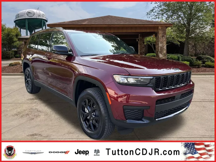 2025 Jeep Grand Cherokee Laredo Altitude photo 1