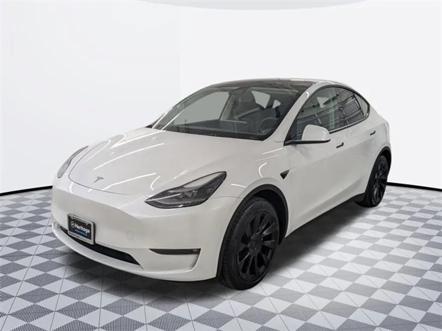 2023 Tesla Model Y Long Range photo 1