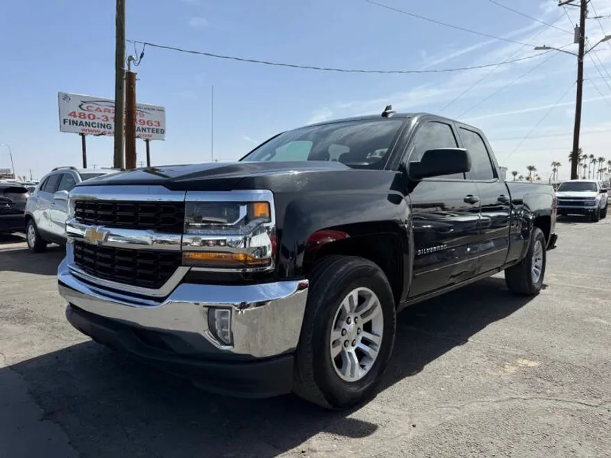 2019 Chevrolet Silverado 1500 LT photo 1