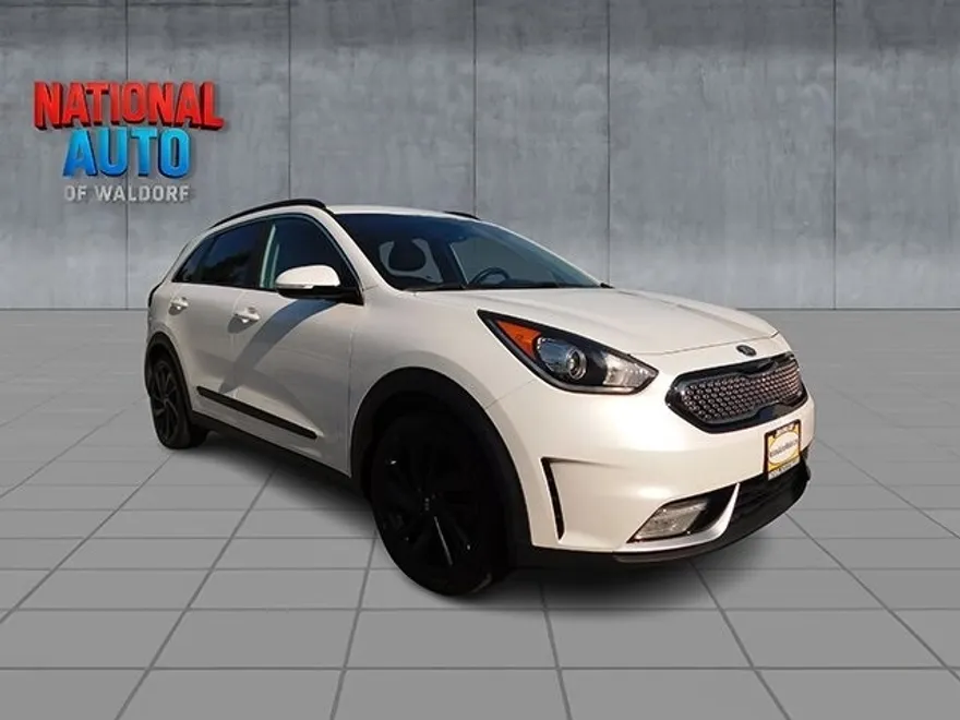 2019 Kia Niro S Touring photo 1