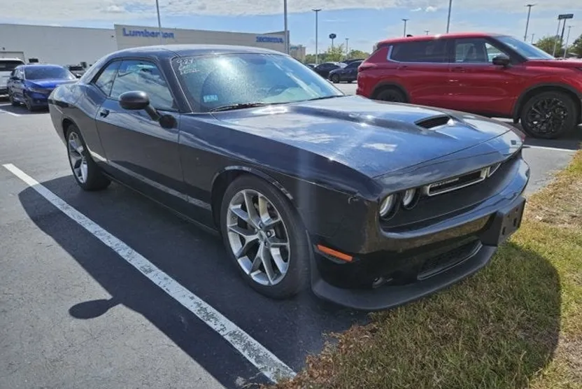 2022 Dodge Challenger GT photo 1