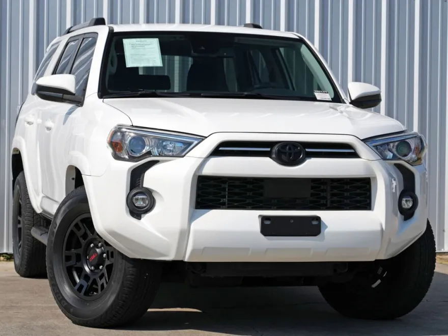 2021 Toyota 4Runner SR5 photo 1