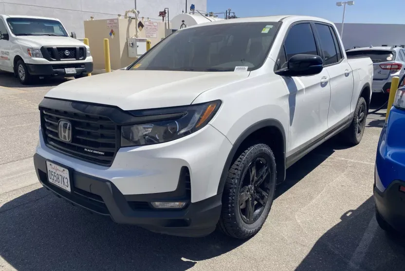2022 Honda Ridgeline Black Edition photo 1