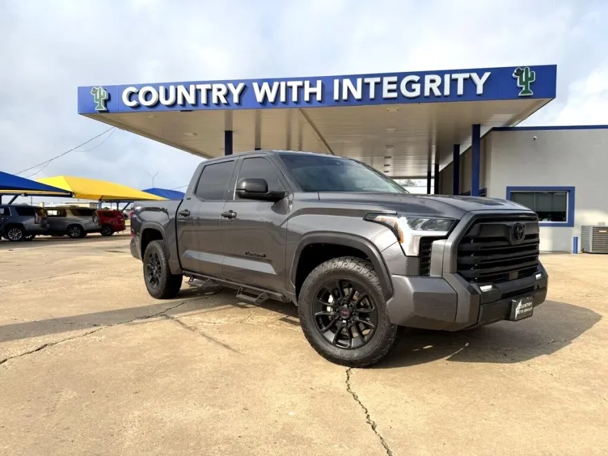 2023 Toyota Tundra SR5 photo 1
