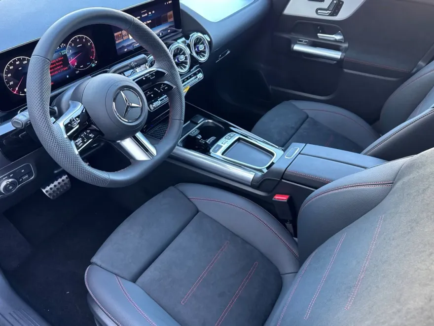 2026 Mercedes Benz GLA 250 photo 1