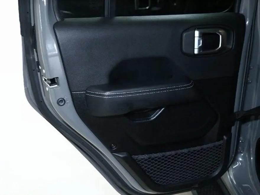 2022 Jeep Wrangler Unlimited Sahara High Altitude 4xe photo 13
