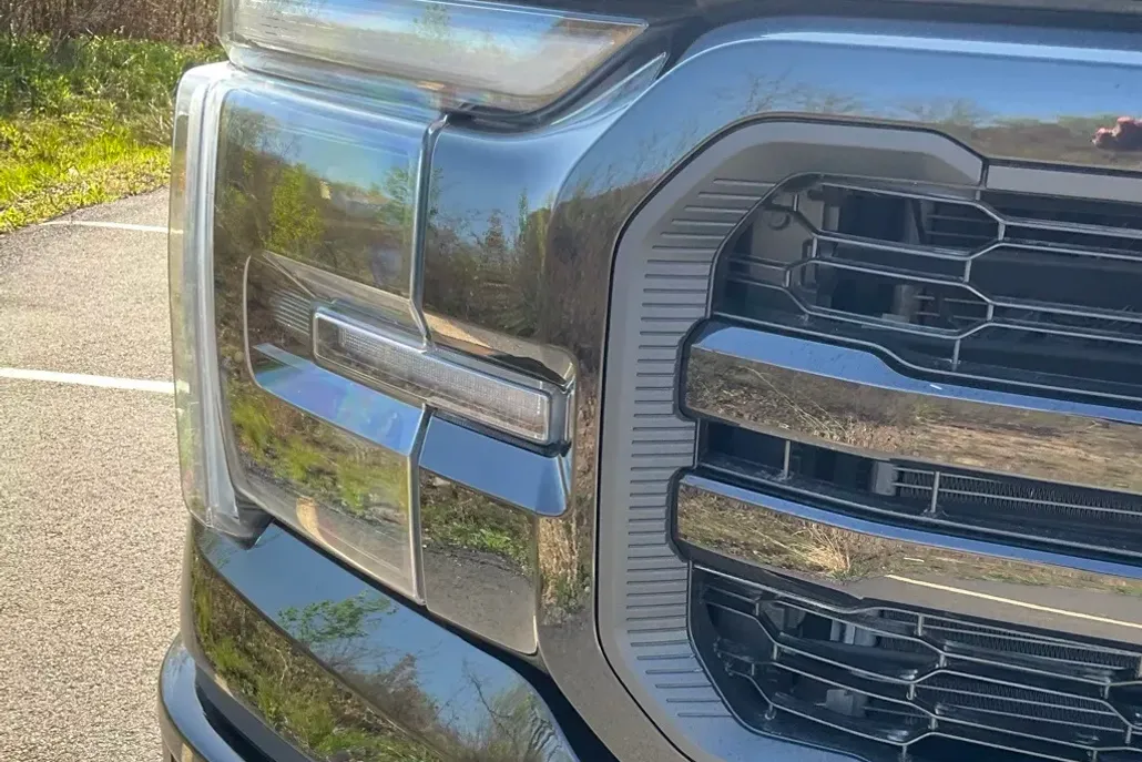2024 Ford F-150 Lariat photo 1