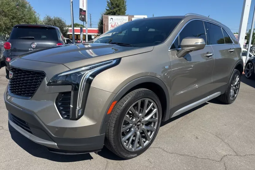 2020 Cadillac XT4 Premium Luxury photo 1