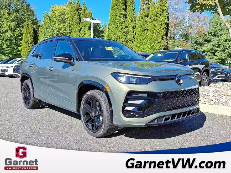 2025 Volkswagen Tiguan SE R-Line Black photo 1
