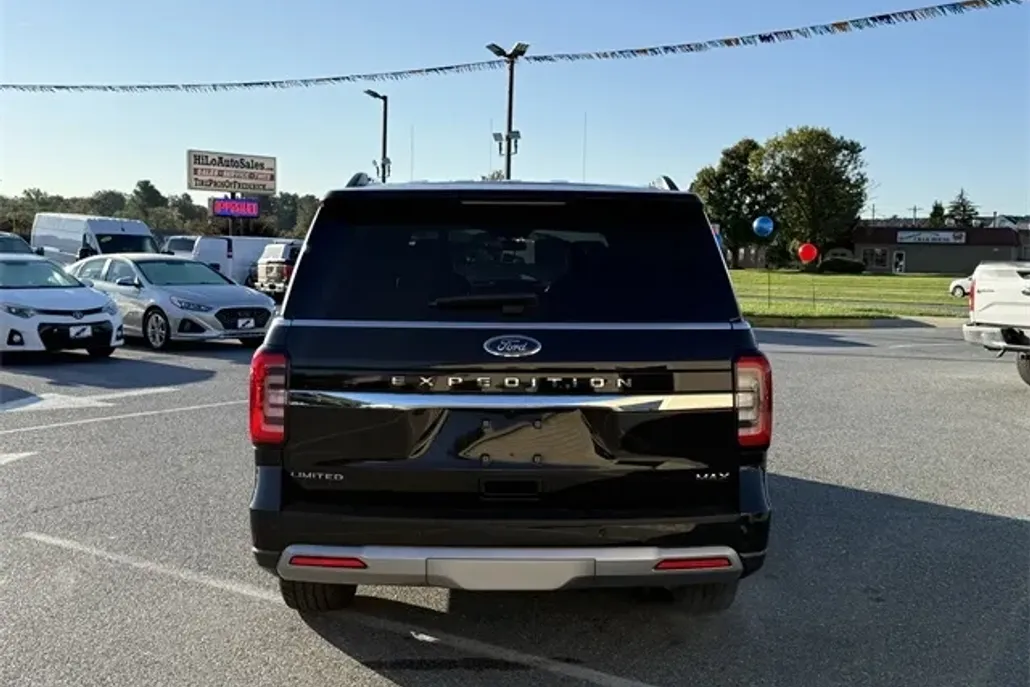 2024 Ford Expedition MAX Limited photo 1