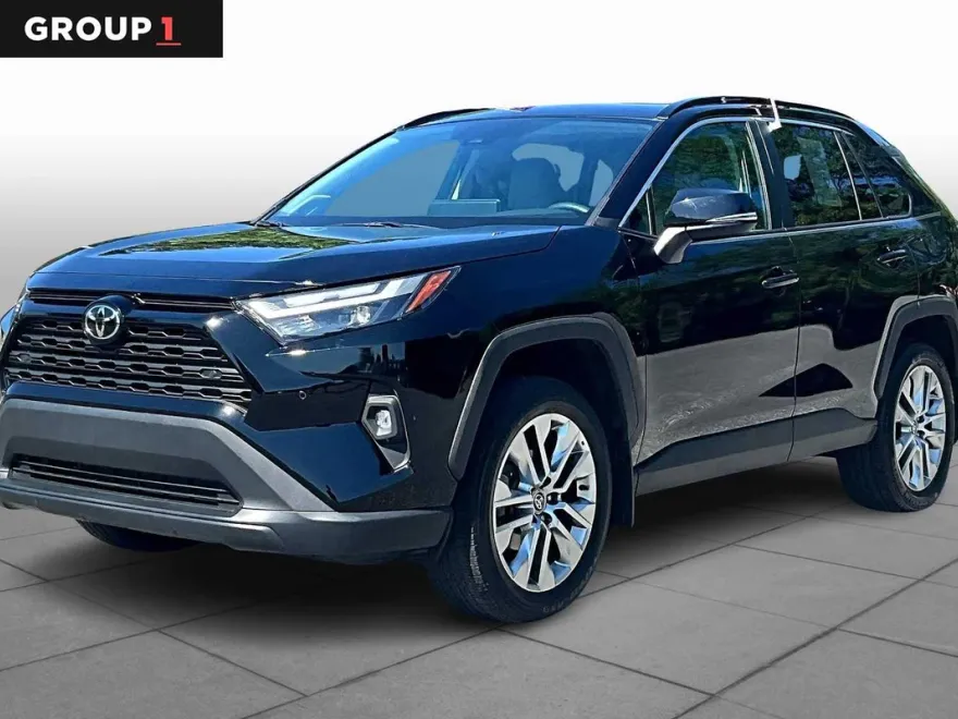 2024 Toyota RAV4 XLE Premium photo 1