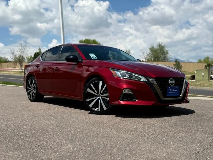 2022 Nissan Altima 2.5 SR photo 1