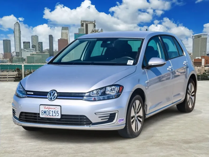 2019 Volkswagen e-Golf SE photo 1