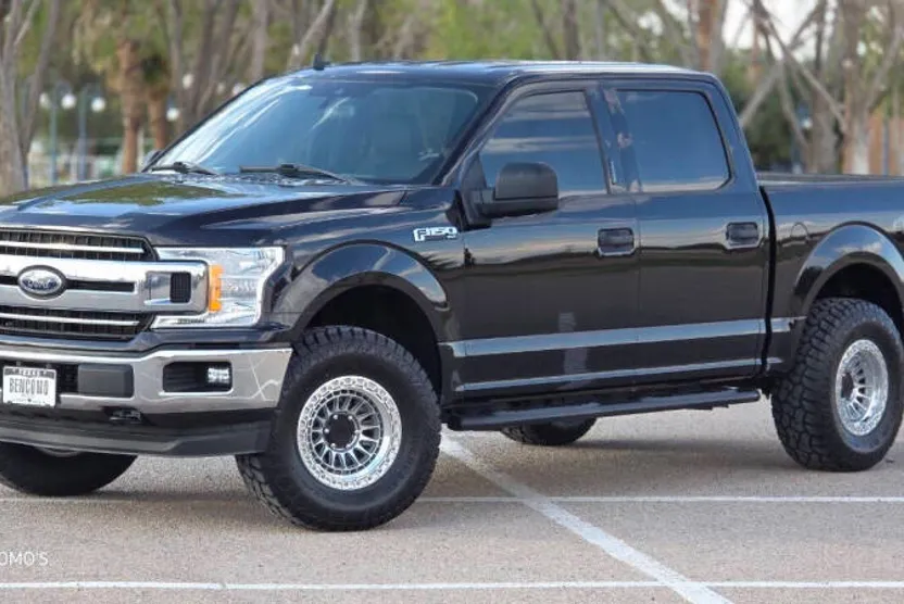 2020 Ford F-150 XLT photo 1