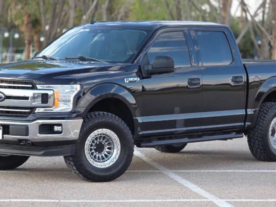 2020 Ford F-150 XLT photo 1