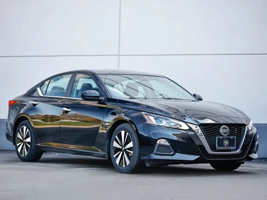 2022 Nissan Altima 2.5 SV photo 1