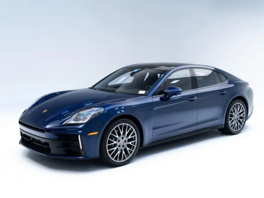 2025 Porsche Panamera 4 photo 1