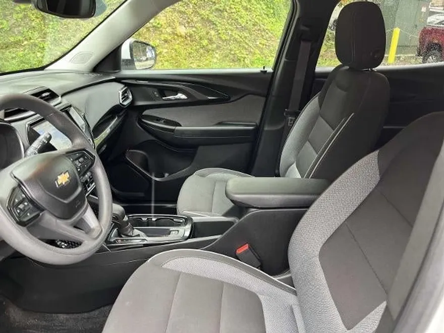 2023 Chevrolet Trailblazer LT photo 1