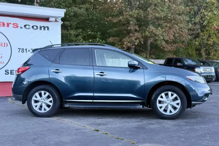 2012 Nissan Murano SV photo 1