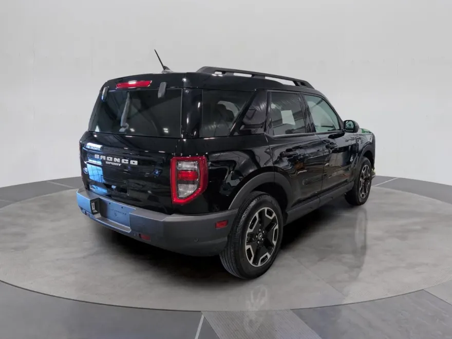 2024 Ford Bronco Sport Outer Banks photo 1