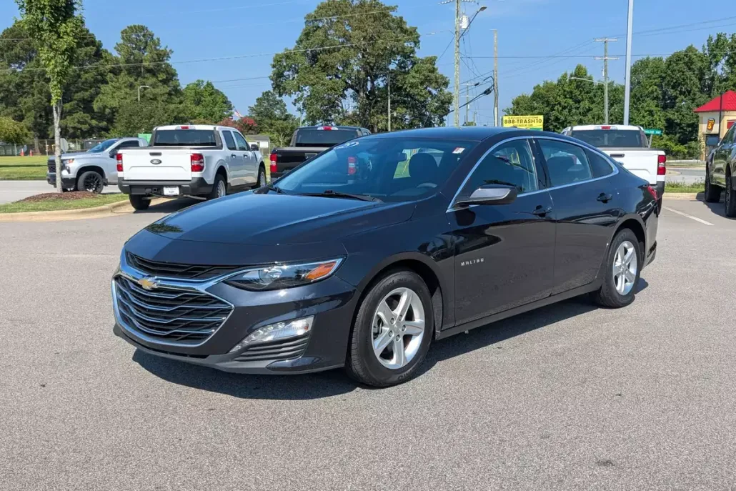 2023 Chevrolet Malibu 1LT photo 1