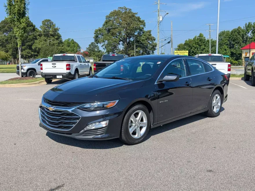 2023 Chevrolet Malibu 1LT photo 1
