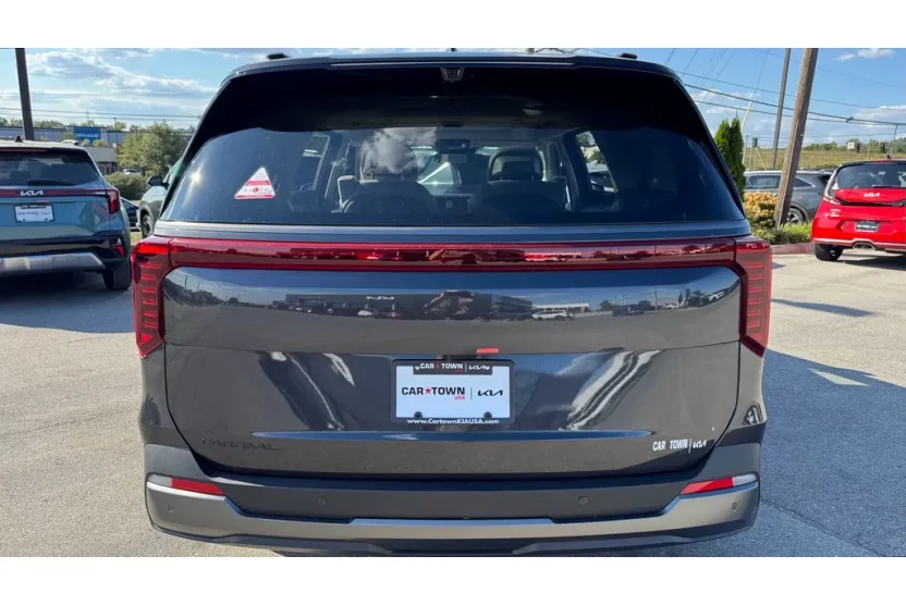 2026 Kia Carnival SX Prestige photo 1