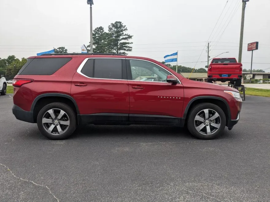 2020 Chevrolet Traverse Leather photo 1