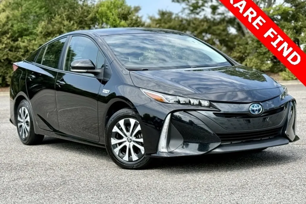 2021 Toyota Prius Prime LE photo 1