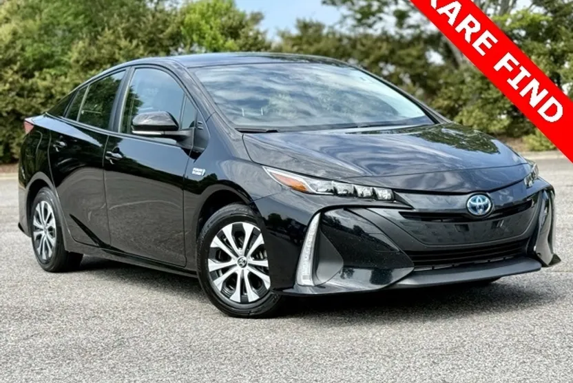 2021 Toyota Prius Prime LE photo 1