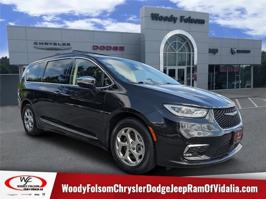 2023 Chrysler Pacifica Limited photo 1