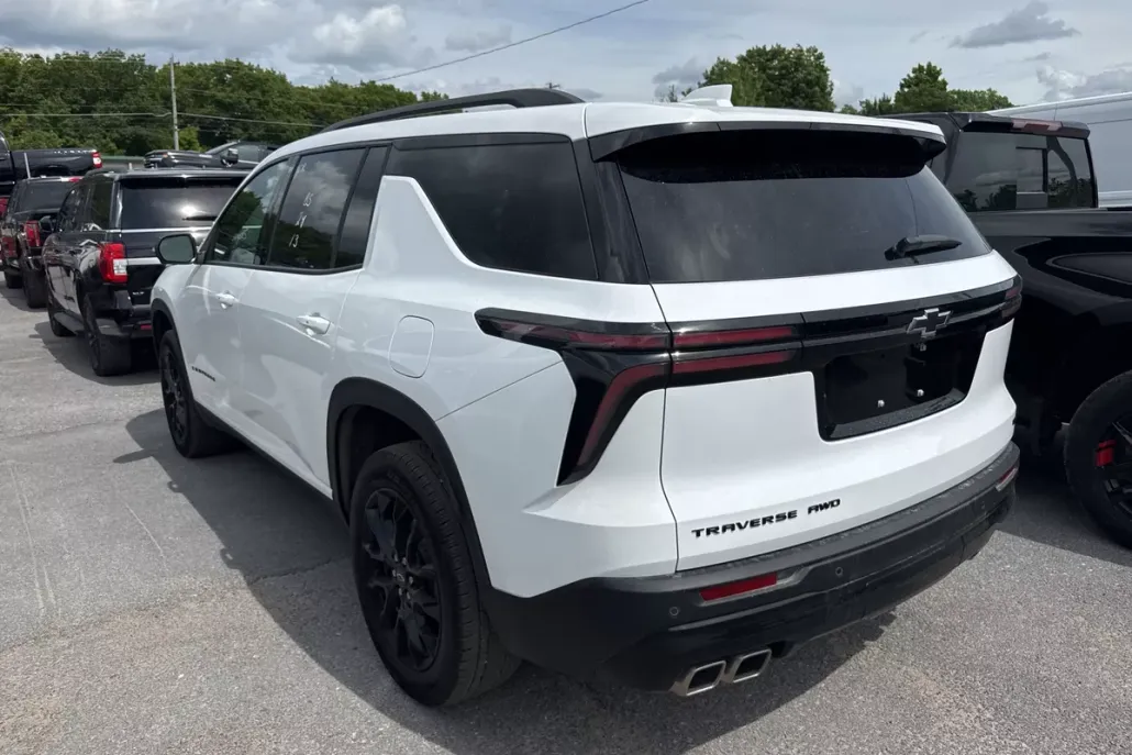 2024 Chevrolet Traverse photo 1