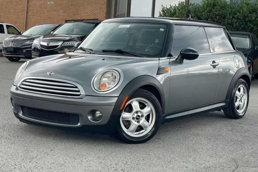 2010 Mini Cooper Hardtop 2 Door photo 1