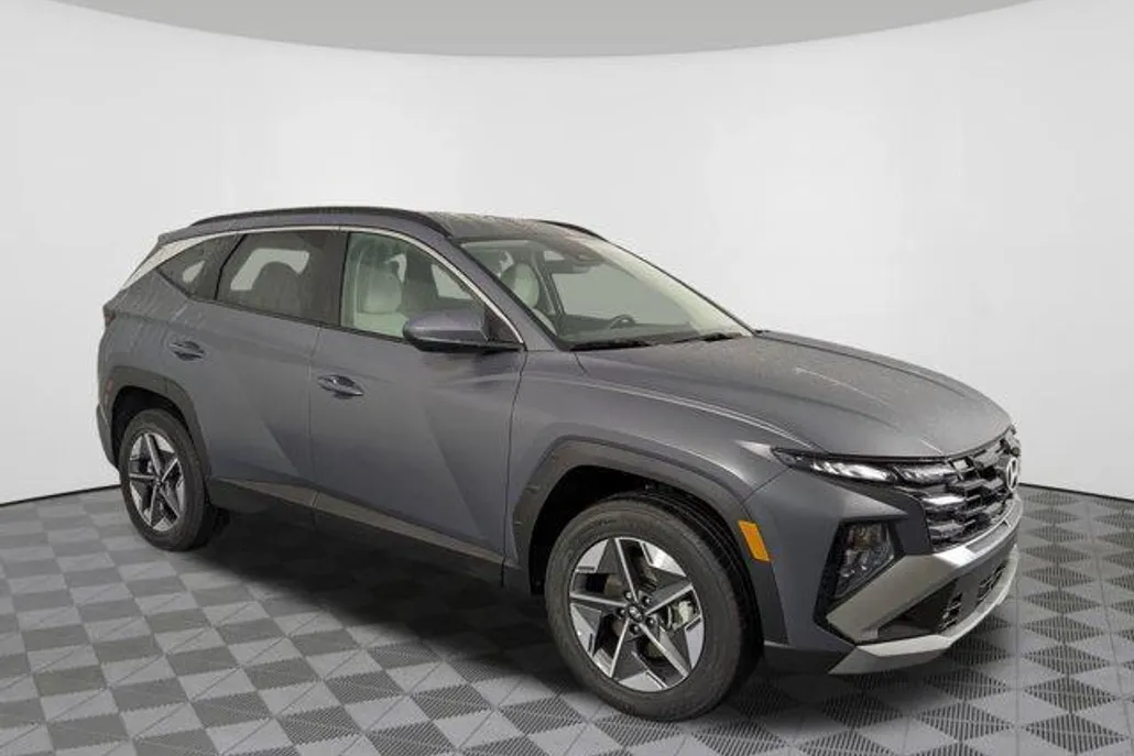 2025 Hyundai Tucson SEL photo 1