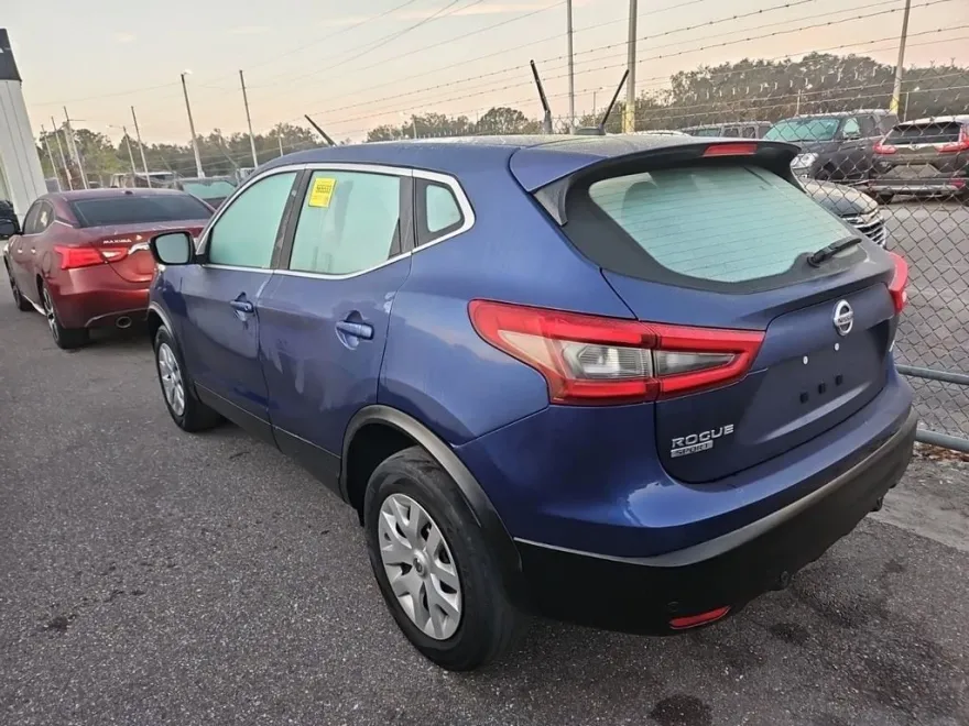 2020 Nissan Rogue Sport S photo 1