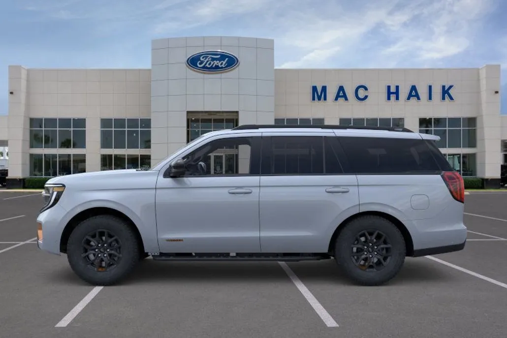 2025 Ford Expedition photo 1