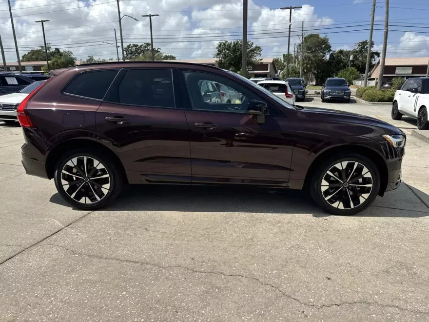 2026 Volvo XC60 B5 Plus photo 1