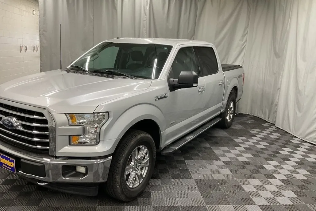2017 Ford F-150 XLT photo 1