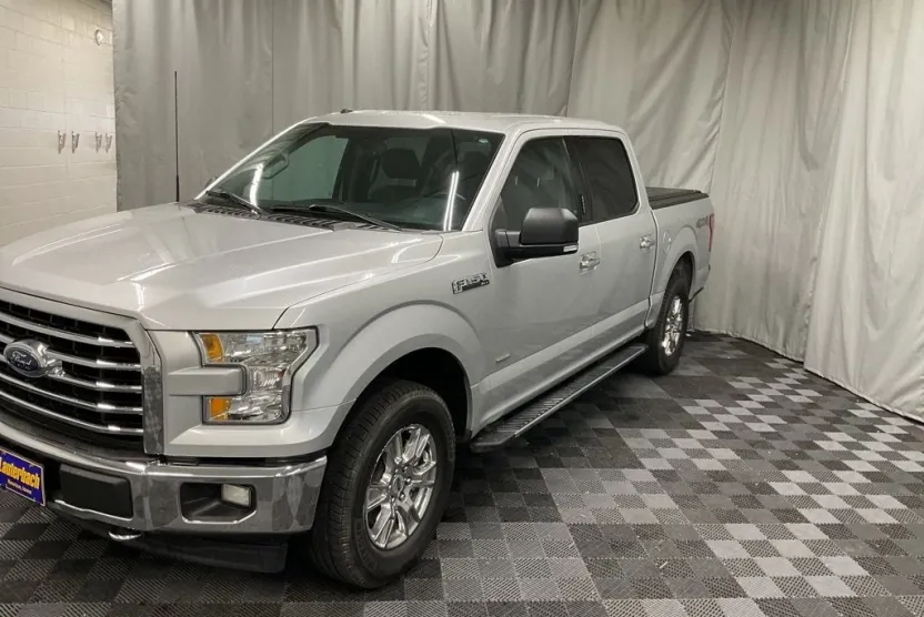 2017 Ford F-150 XLT photo 1