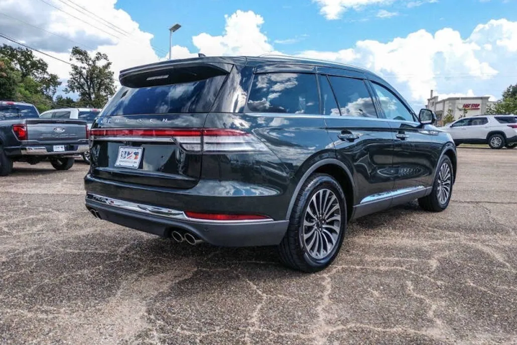 2022 Lincoln Aviator Reserve photo 1