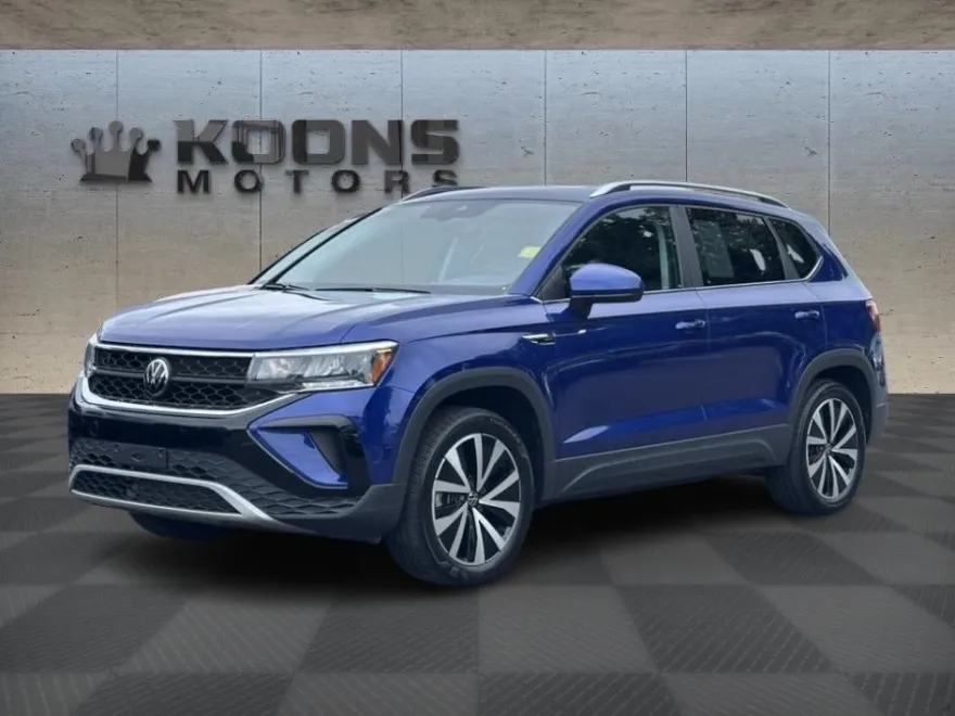 2023 Volkswagen Taos SE photo 1