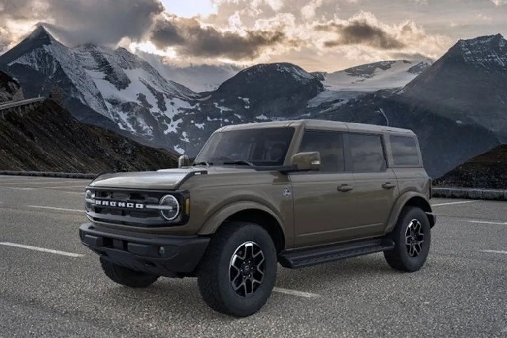 2025 Ford Bronco Outer Banks photo 1