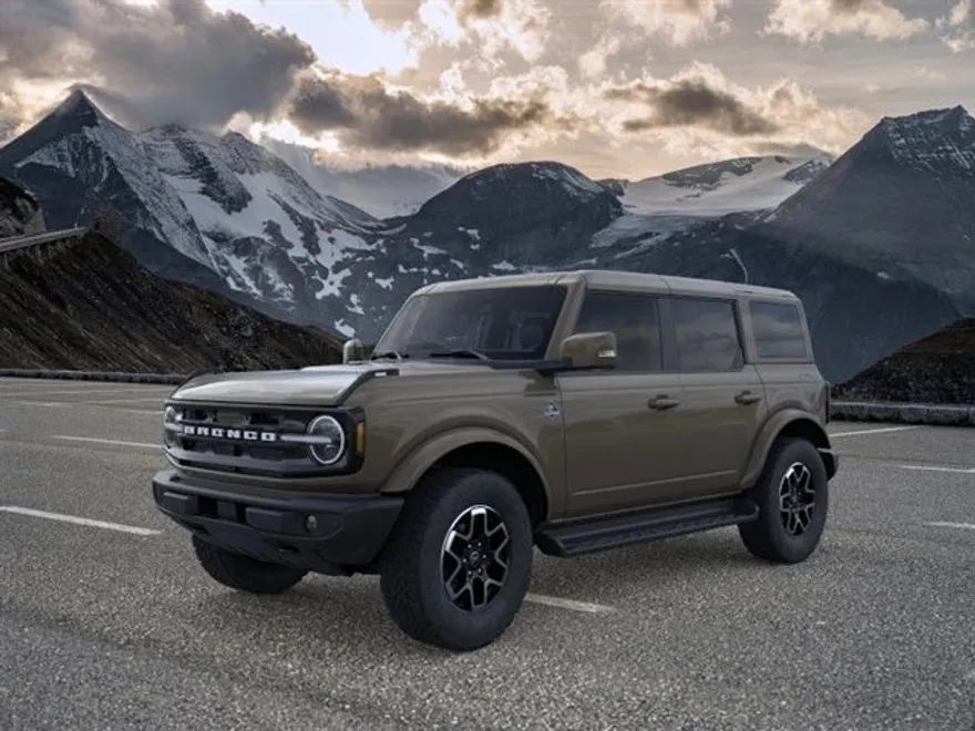 2025 Ford Bronco Outer Banks photo 1