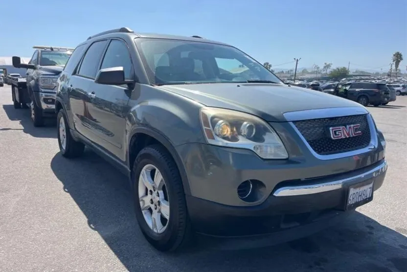 2011 Gmc Acadia SL photo 1