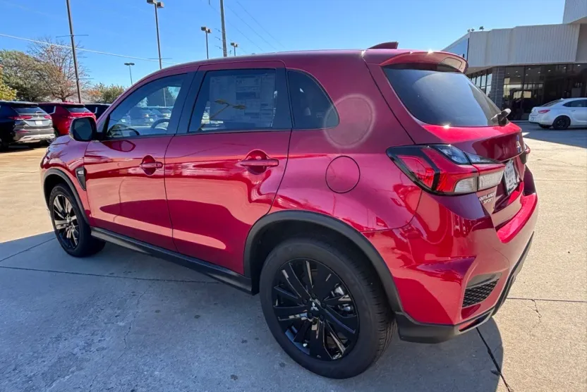 2024 Mitsubishi Outlander Sport ES LE SE photo 1