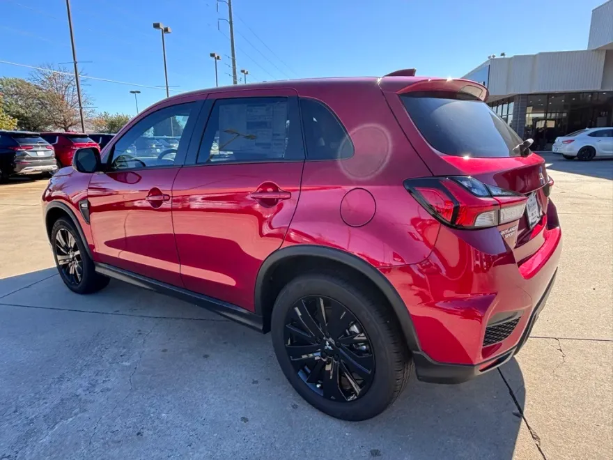 2024 Mitsubishi Outlander Sport ES LE SE photo 1