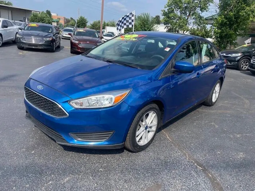 2018 Ford Focus SE photo 1